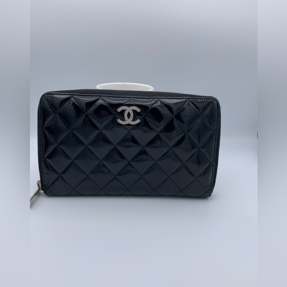 Chanel Matelasse Brilliant Coco Mark Patent Leather Quilted Organizer Black